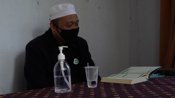  (Ustadz Rahmatullah, tokoh muslim di Pulau Nunukan)